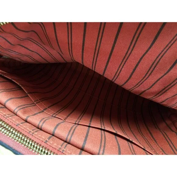 LOUIS VUITTON Authentic Marais MM LV Empreinte Leather Red Handbag Satchel LV - Picture 12 of 16